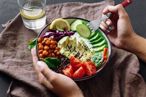 5 Easy Ways To Make Eating Healthy Goqii