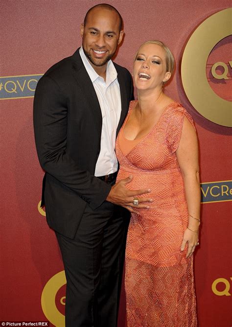 kendra wilkinson takes back husband hank baskett after cheating scandal daily mail online