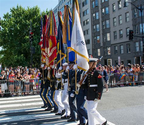 Video Military Sons Surprise Parents By Returning Home And Marching