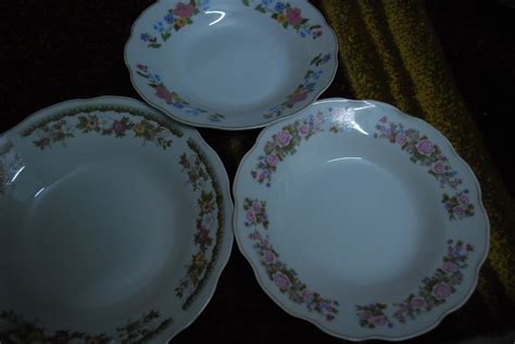 Ramai ingin beli set pinggan corelle di malaysia. 'Mawar Nafastari': Pinggan mangkuk Si Dia