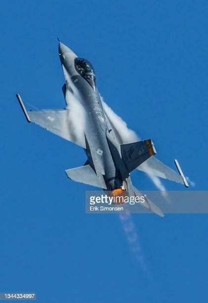 F 16 Viper Photos And Premium High Res Pictures Getty Images