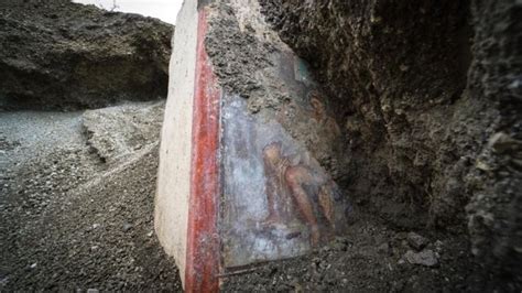 Lukisan Erotis Ditemukan Di Kota Kuno Pompeii Yang Terkubur Letusan Gunung Bbc News Indonesia
