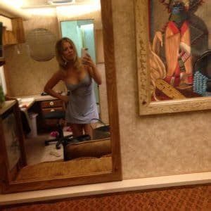 WHOA Kaley Cuoco Fappening Pics COMPLETELY UNCENSORED Page Leaked Pie