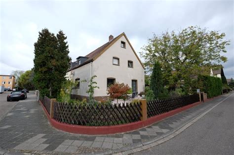 Sie wollen ein haus in mannheim erwerben und sie möchten sich vorab informieren? Doppelhaushälfte auf Eckgrundstück in Mannheim-Gartenstadt ...