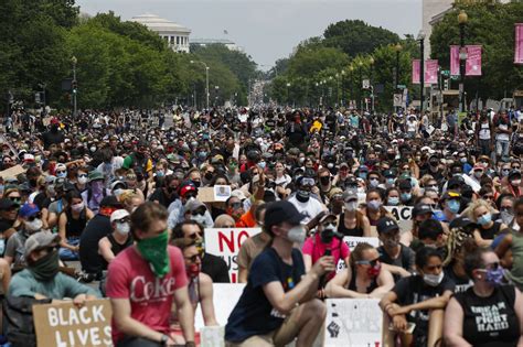 thousands-stream-into-washington-dc-to-protest-george-floyd-s-killing