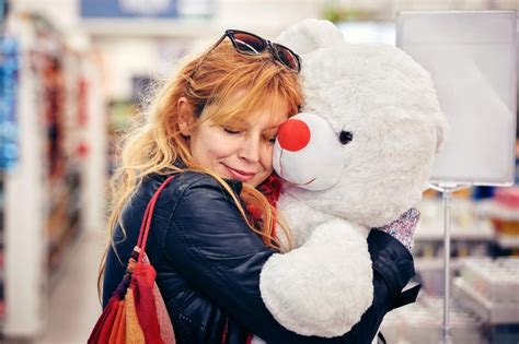 Abbracciare I Peluche Fa Bene Anche Da Adulti OggiDonna Net