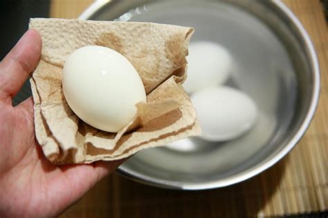 How to Boil an Egg So That It Peels Easily (with Pictures)
