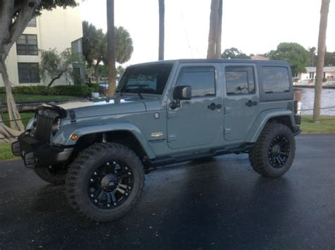 Blind spot & cross path detection, parksense rear park assist system safety group. Jeep Wrangler Sahara Unlimited 4-Door Hard Top Anvil ...