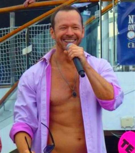 Donnie On The Nkotb Cruise Get On The Boat Donnie Wahlberg Nkotb Donnie And Jenny