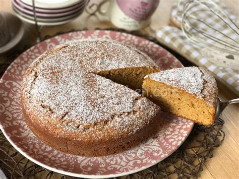Dolci con farina integrale.tante ricette di torte integrali, biscotti, muffin e ciambelle preparati con farina integrale, facili da preparare e golosissimi. Torta con farina integrale, yogurt e zucchero di canna ...