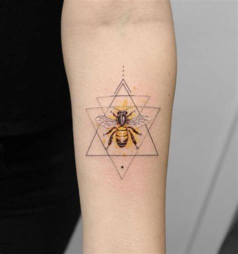 Aggregate 82 Geometric Bee Tattoo Super Hot Incdgdbentre
