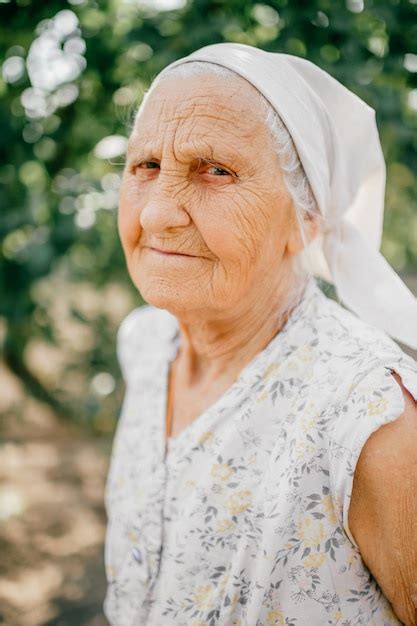 Premium Photo Elderly Happy Woman Outdoor Portrait Old Lady With