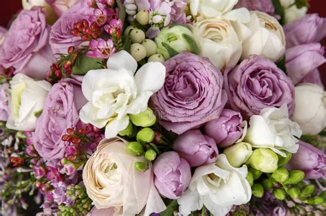 Nel linguaggio floreale simboleggiano la sensualità e l'eleganza. Gigantesco Mazzi Di Fiori - Vedi la nostra mazzo di fiori selezione dei migliori articoli ...