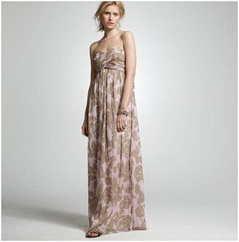 Besides good quality brands, you'll also find plenty of discounts when you shop for summer dresses during big sales. Summer dresses for tall women