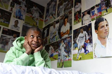 — kylian mbappé (@kmbappe) october 11, 2020. Mbappé Swaps Ronaldo Posters For Kylian Mbappe Posters