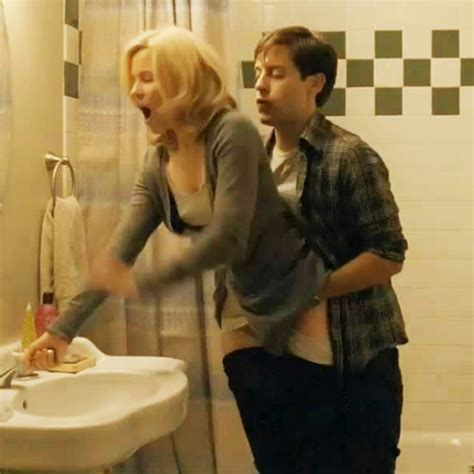 Elizabeth Banks Nude Butt Sex In The Bathroom From The Details