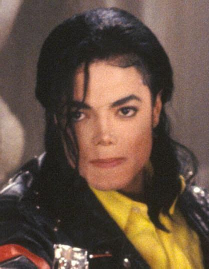 Heute wäre der 'king of pop' 60 jahre alt geworden. The mj stare (With images) | Michael jackson, Michael ...