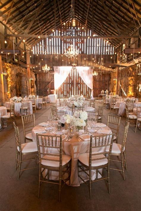 35 Cozy Barn Decor Ideas For Your Fall Wedding Barn Wedding Reception Rustic Barn Wedding
