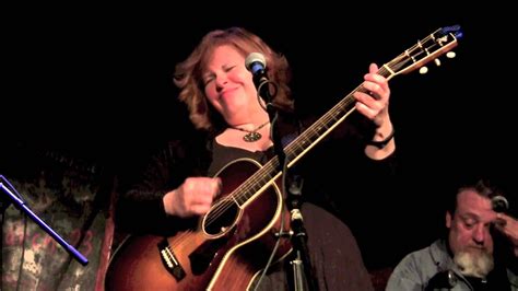 Suzie Vinnick Can T Find My Way Home Blues The Acoustic Concert