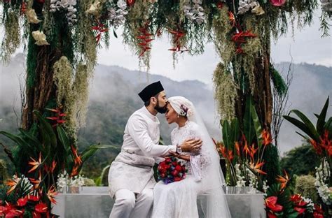 Kaki lembu ini dibeli semasa balik kelantan sempena majlis perkahwinan anak buah saya, zetty dan faiz. GAMBAR Yuna Dedah 6 Jenis Gaun Yang Digunakan Sepanjang ...