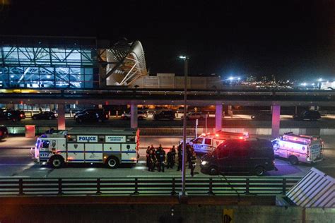 Jfk Airport Plunged Into Chaos After Reports Of Gunshots Spark Panic