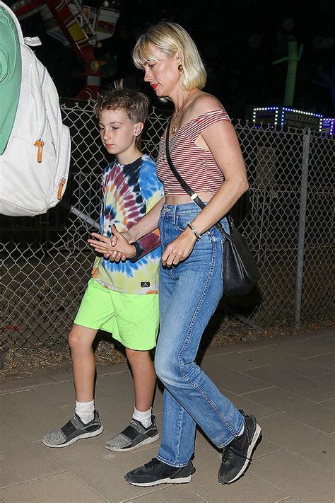 January Jones And Son Xander 10 Make Rare Outing At Malibu Chili Cook Off Photos Al Jazeera