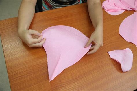 Just as you'd need to think about the best place to plant a shrub in the garden, where you place your vase of flowers will make a difference to how long your bunch will last in good condition. How-to-DIY-Giant-Crepe-Paper-Flower-8.jpg