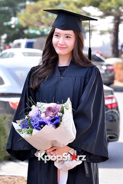 Yoona At Dongguk University Graduation Ceremony Korean Girl Band Korean Girl Photo Graduation