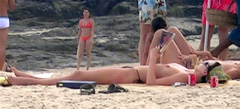 Charlize Theron Desnuda En Beach Babes
