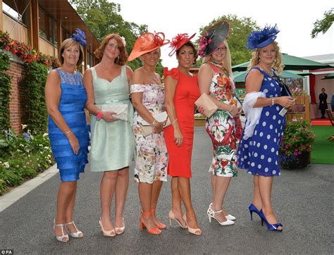 Ladies Day At York Sees Ebor Festivals Best Dress Battle It Out For Title Daily Mail Online