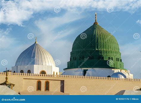 Dome And Minarets Of Nabavi Mosque Stock Photo Image Of Minaret Hajj