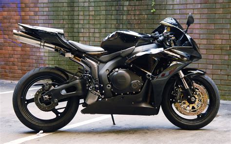 2004 Honda CBR 1000 RR: pics, specs and information ...