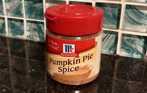 The History Of Pumpkin Spice From Spice Wars To Lattes Manyeats