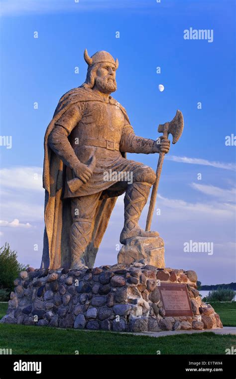 Viking Statue Gimli Manitoba Canada Stock Photo Alamy