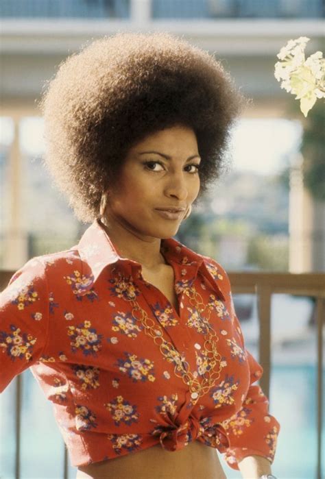 15 actresses who could play pam grier vintage hairstyles celebrity eyebrows style icons women