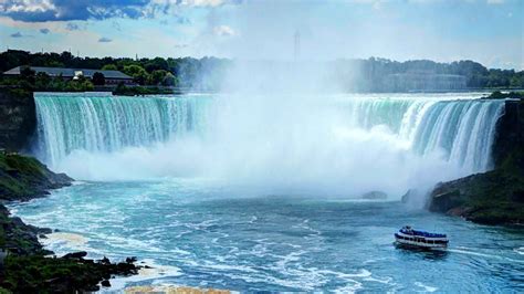 Niagara Falls One Of The Largest Waterfall In The World Traveldigg