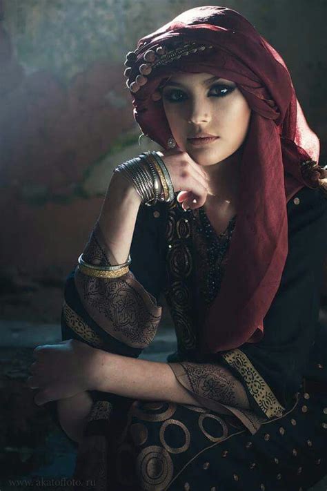 Pin By Rue Font On DMing Reference Middle East Fantasy Arabian Women Girl Photography