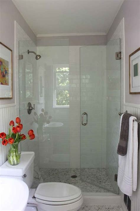 To have white bathroom walls that are. 60 Elegant Small Master Bathroom Remodel Ideas (46 ...