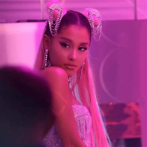 5 Cant Miss Details From Ariana Grandes 7 Rings Music Video E