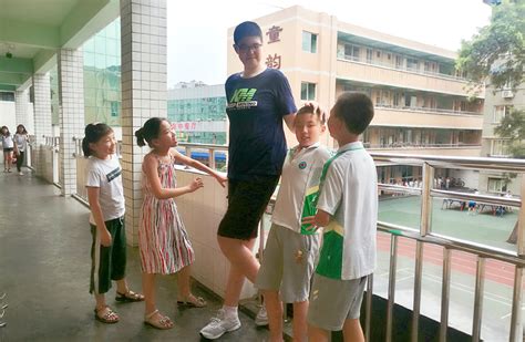 11 Year Old Seeks Place In Guinness As Tallest 6th Grader Cn