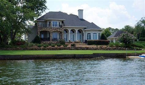 The main house is a 2600 sq ft ranch that was built in 1965. Pin by Richard Brown on Lake houses | Lake house ...