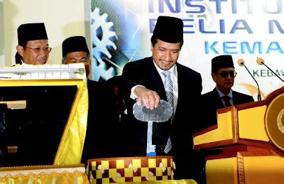 Categories institut kemahiran belia negara. Maharum Bugis Syah (MBS): Tuanku Mizan Rasmikan Institut ...