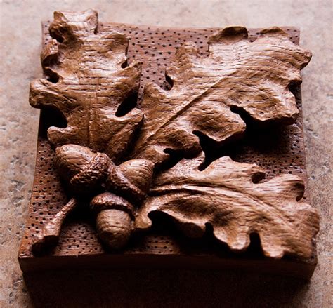 Golden Studios Carved Oak Leaf And Acorns