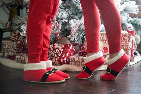 Santa Claus Is Coming To Town Kelsey Bang Womens Fashion Shoes