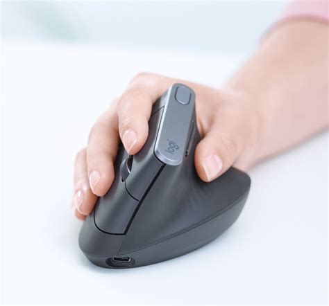 Logitech Mx Vertical Is A Stand Up Mouse Gadgetguy