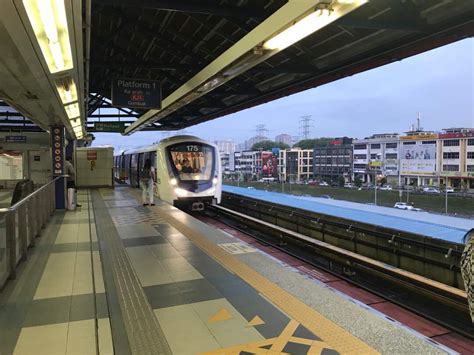 The lrt kelana jaya line is the fifth rail transit line and the first fully automated and driverless rail system in the klang valley area and forms a part of the klang valley integrated transit system. Kelana-Jaya-LRT-station - Cyber-RT