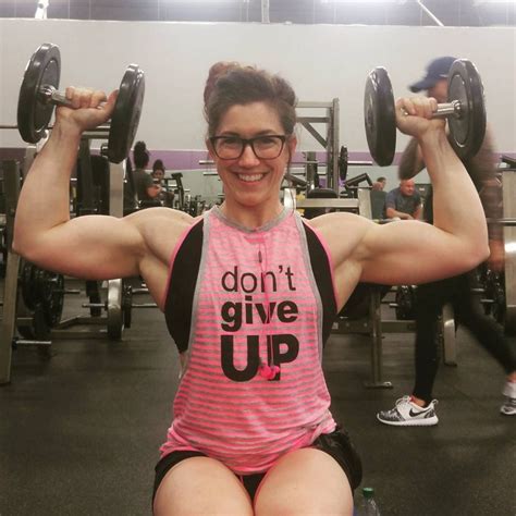 Each battle pass stage has 2 reward tracks: Most muscular!!! Rachael Chaskey - Strong Girl Abs
