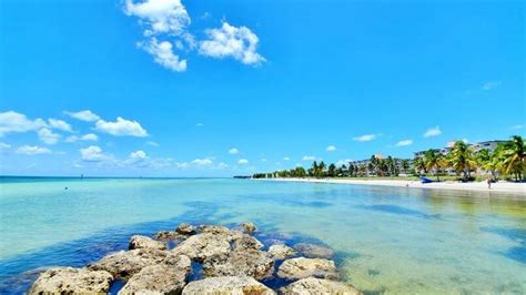 Is Smathers Beach The Best Beach In Key West 🌞 For Swimming Beach Rentals Bus Parking