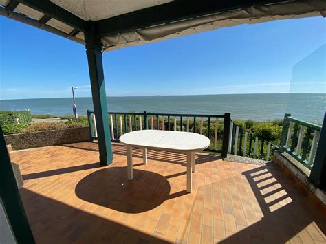 Très spacieuse maison avec 3148 p.c. Maisons à vendre à Saint-Palais-Sur-Mer entre particuliers ...
