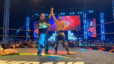 Kenny Omega Wins The Aaa Mega Championship At The Heroes Inmortales